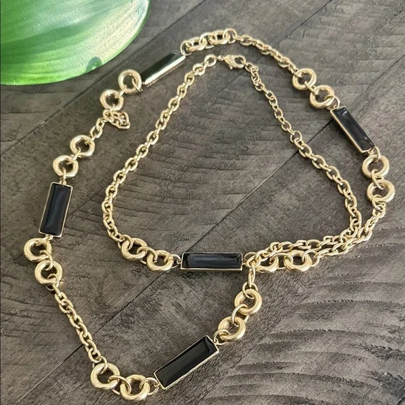 Elegant Gold and Black Chain Necklace - Picture 3 of 3